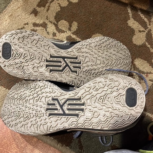 Nike Kylie Low 4 Black Rattan size 7.5 basketball sneakers - Picture 6 of 6